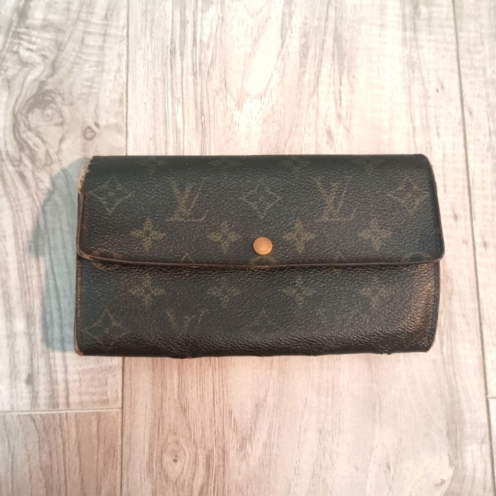 Authentic LOUIS VUITTON Monogram Portefeuille Sarah Long Wallet